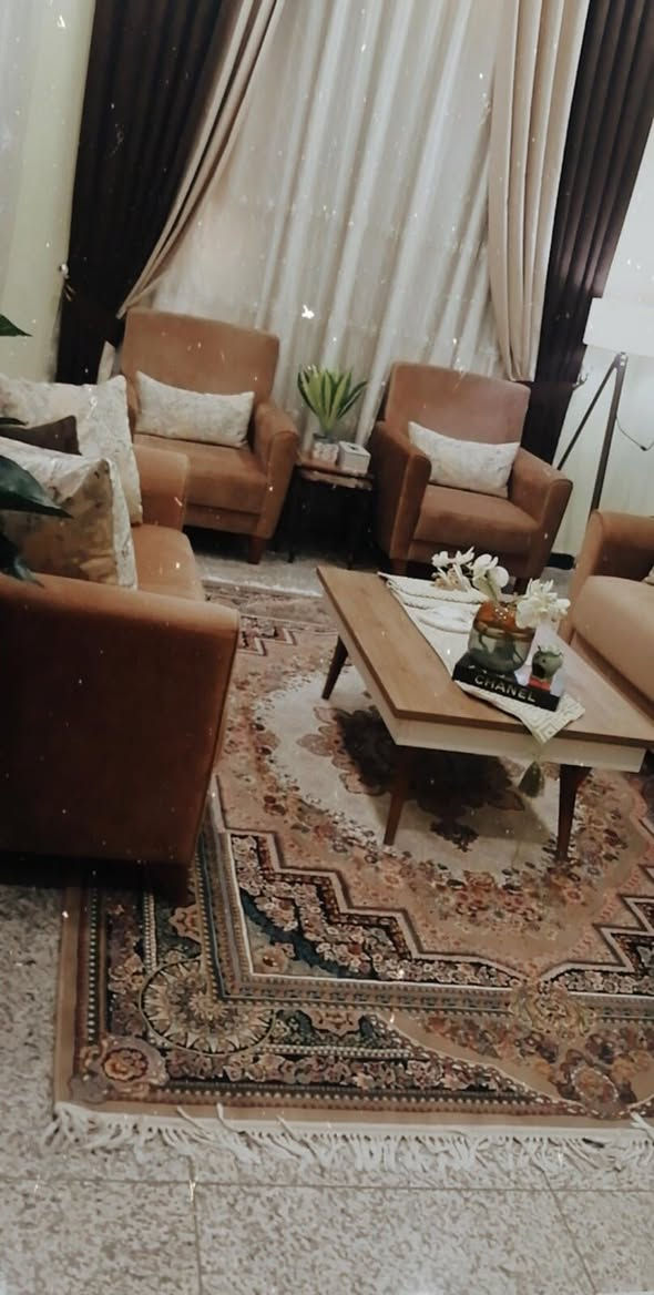 بيت طابق واحد 
صاله وهول ومطبخ وغرفه نوم ومنور وحمامات داخليه وخارجيه وطارمه وحديقه 
زراعي سند 25
المساحه 108 
حي الصحه فرع مخبز الكورنيش
كامل جاهز 
ارضيه كرانيت درجه ممتازه
السعر 138 وبيه مجال بسيط
للتواصل واتساب ***********
