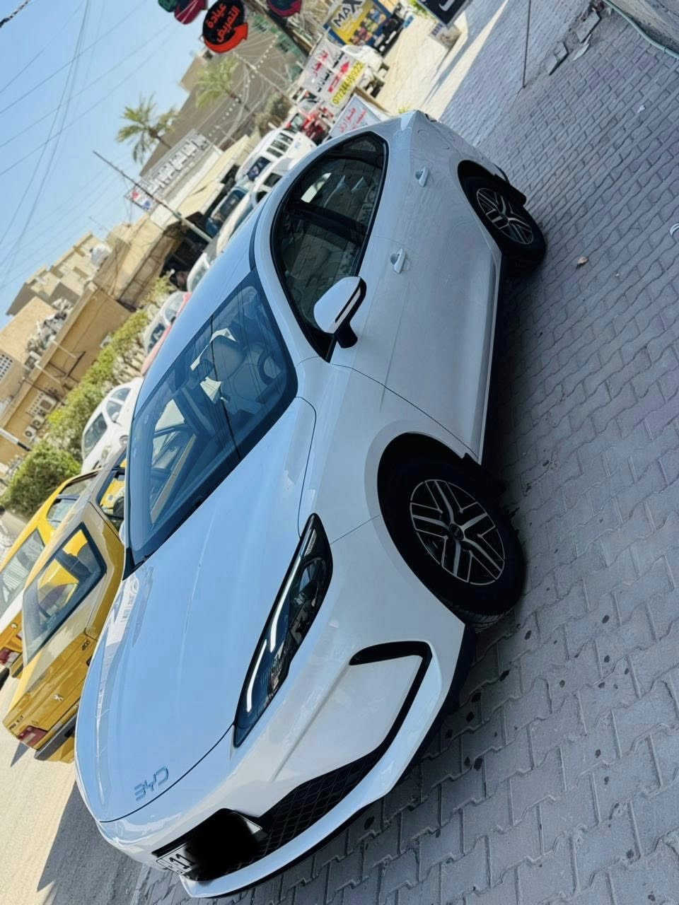 للبيع سيل 5 BYD Seal بيع او مراوس حسب قناعة
لون بيض 🤍

**ويل كروم 2025

داخل ابيض جلد👍

زيرو كفالة عام 

الهايبرد والكلي 20الاف كيلو 

كامل الملحقات شاحنة اصلية سريعة + بصمة + كارت + فوم طوارئ + كاعيات وماسحات اصلية علية سبايدر كربون فابر

شاشة بلادية منزل كل البرامج عليها 👍

تفويله تمشيك 2100km

رقم بغداد جديد بسمي

العنوان بغداد 

الاتصال على الرقم 

 ***********
