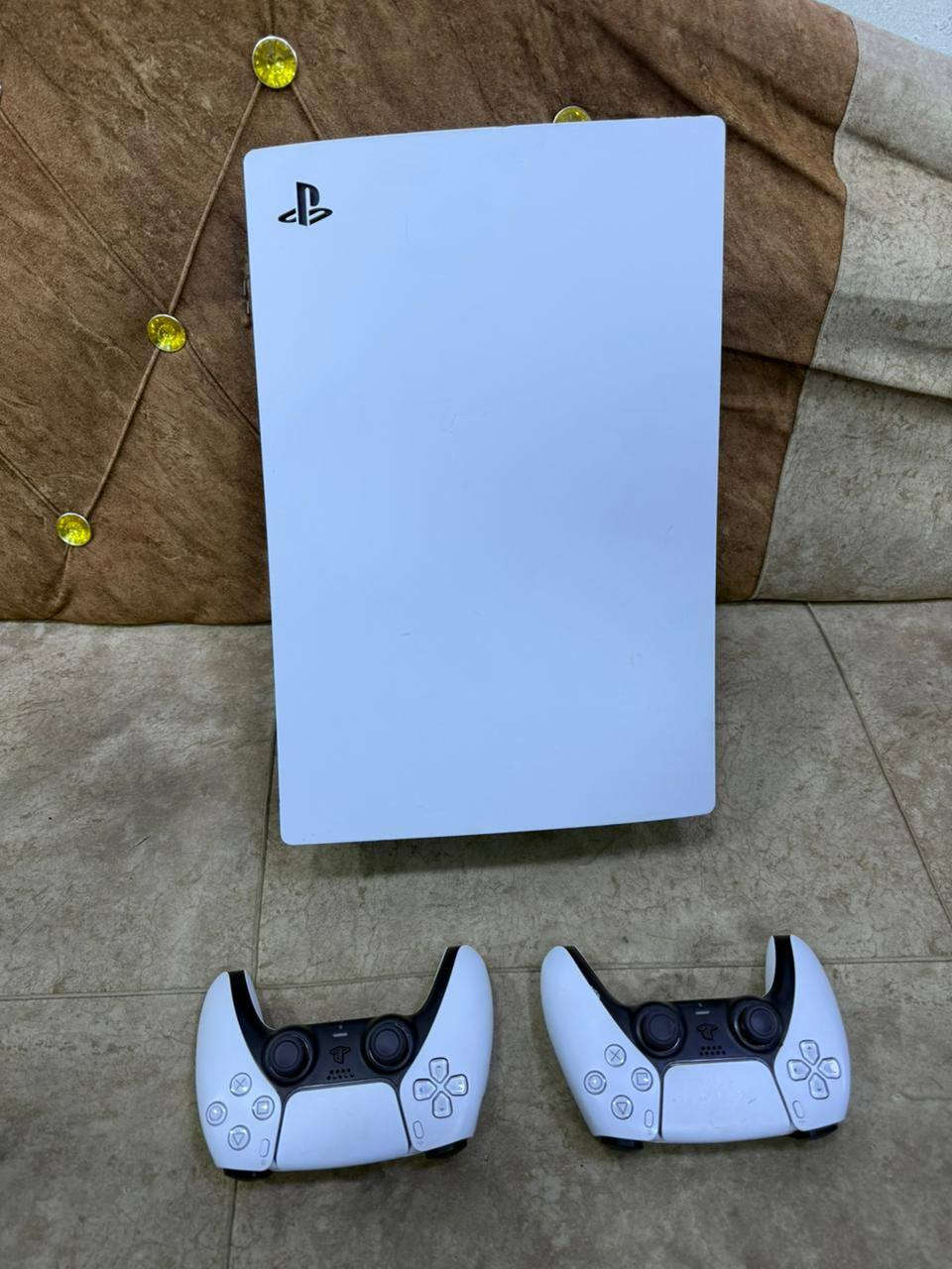 سلام عليكم شباب بلي ٥ فات للبيع ويا يدات ٢ بلي نضيف كلش مكاني ديالى اني مكلف بنشر هذا رقم صاحب بلي موجود وتساب 
***********
السعر ٦٥٠ الف
