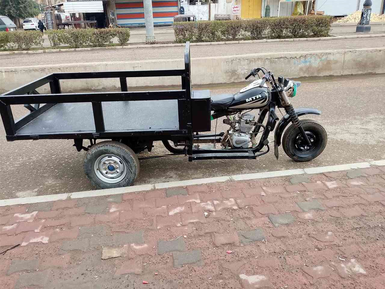 السلام عليكم البيع العماره حي الندا
***********
