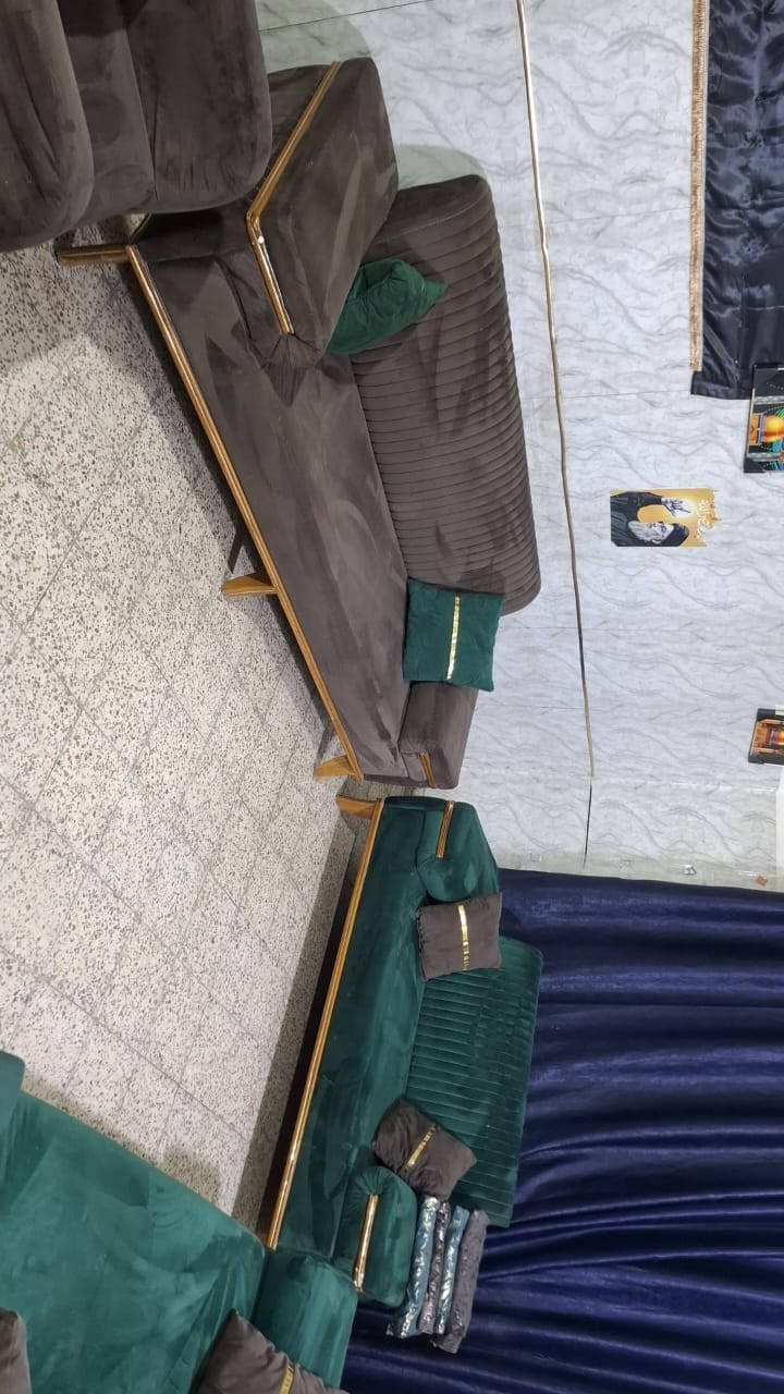 تخم تركي مودرن الحديث 10 مقاعد نظافته 100\100 اخو جديد كل ضرار ما بي مع الكوشات والبردت سيت كامل السعر تخم مع البردات 650 بي مجال المكان البياع الاستفسار اتصل عل رقم *********** بي وتساب
