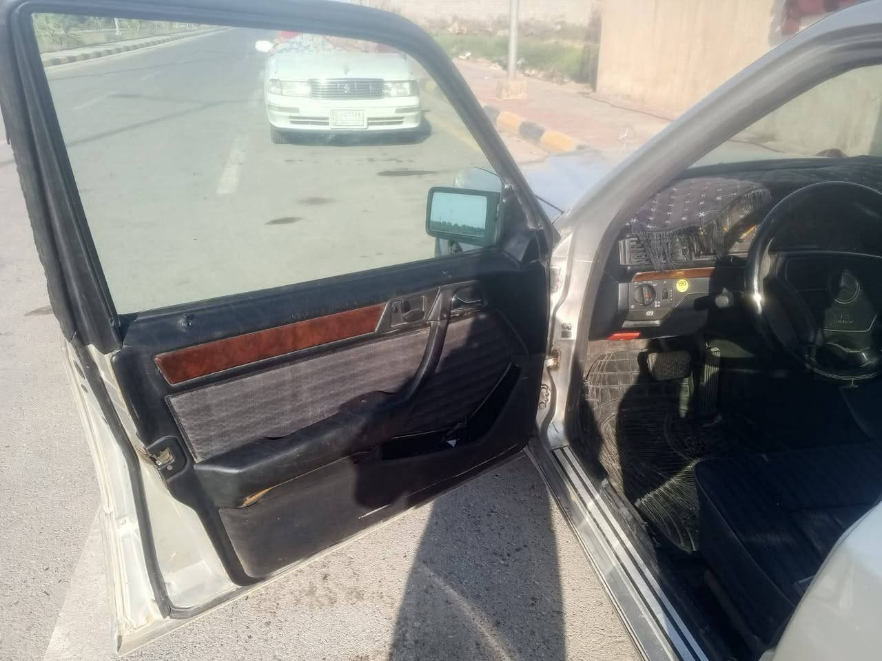 مارسدس دب 320خراطيم
بيه جاملق ايسر معمر فقط 
والباقي مكفول 
موبايل ***********
موديل 93
