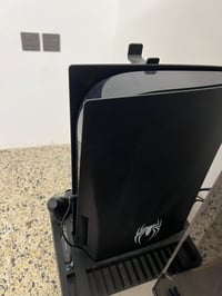 PS5 فات للبيع الجهاز نظيف وممفتوح وعالفحص مع قاعدة شحن ويدات ثنين والج...