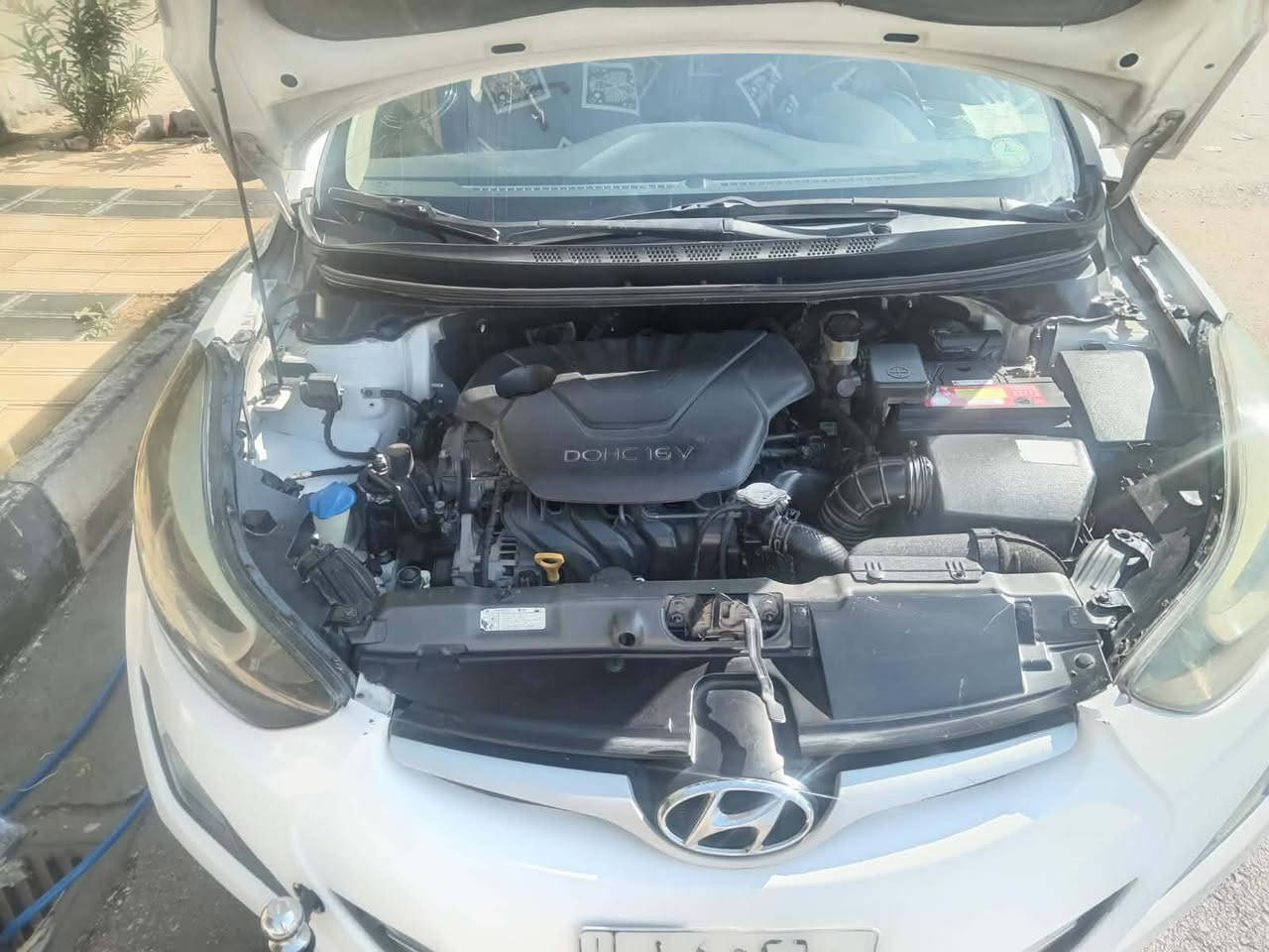 السلام عليكم النترا 2015 خليجي بيه بيبان ثنين مرشوشات بدون فتح من الخارج. محرك 1600 دوش. جاهزه من كلشي سياره بسمي. مداور ثاني يوم. وطخه بلدوسه.  حداديه تخم تاير. عنوان ناصريه سكك. ‏‪***********‬‏
