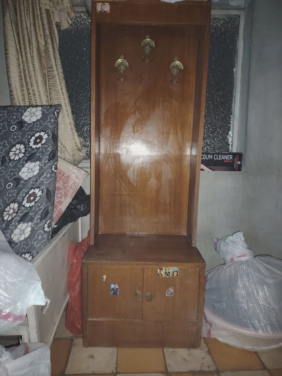 غرفه لبيع صاج
السعر ٢٠٠
***********
المكان البنوك
