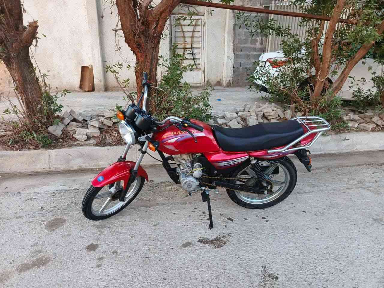 سلام عليكم  
دراجه دايون عضم 
موديل2018
كهربايات كلهه شغاله 
دراجه ما بيهه اي نقص كبل شغل واطلع أوراق اصولي بسمي 
امراوس بدايون عضم امرقم وانطي فرق او شاصي دايون عضم امرقم موبايلي 0787 044 0030
