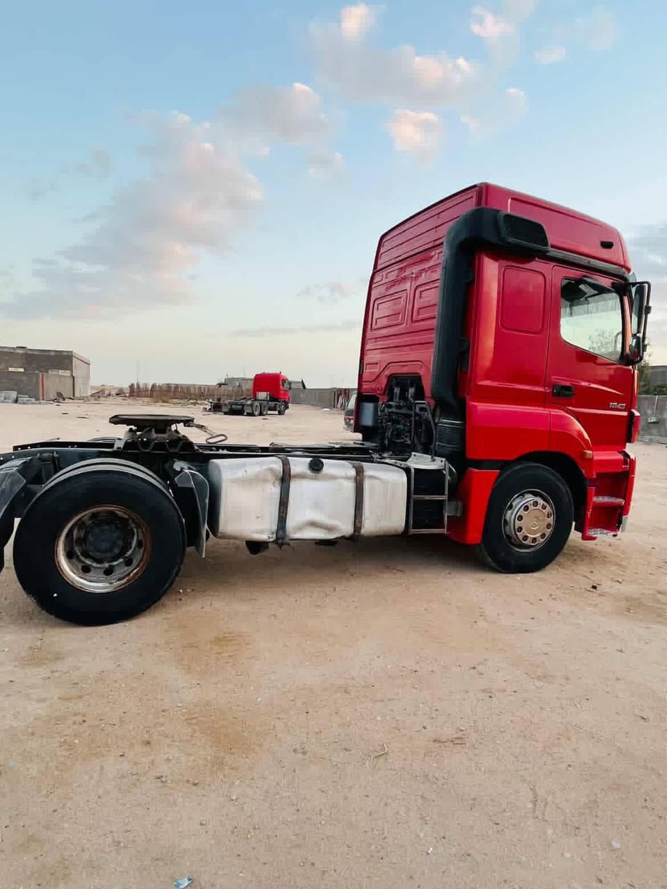 سلام عليكم كسور 2006رقم سليمانيه سنويه منتهيه مكينه بيه بخار شاصي بيه جكه كيراكسن قماره مكفولات دواخل جديده البسمه السنويه موجود مكان البصره السعر 120وبيه مجال ***********
