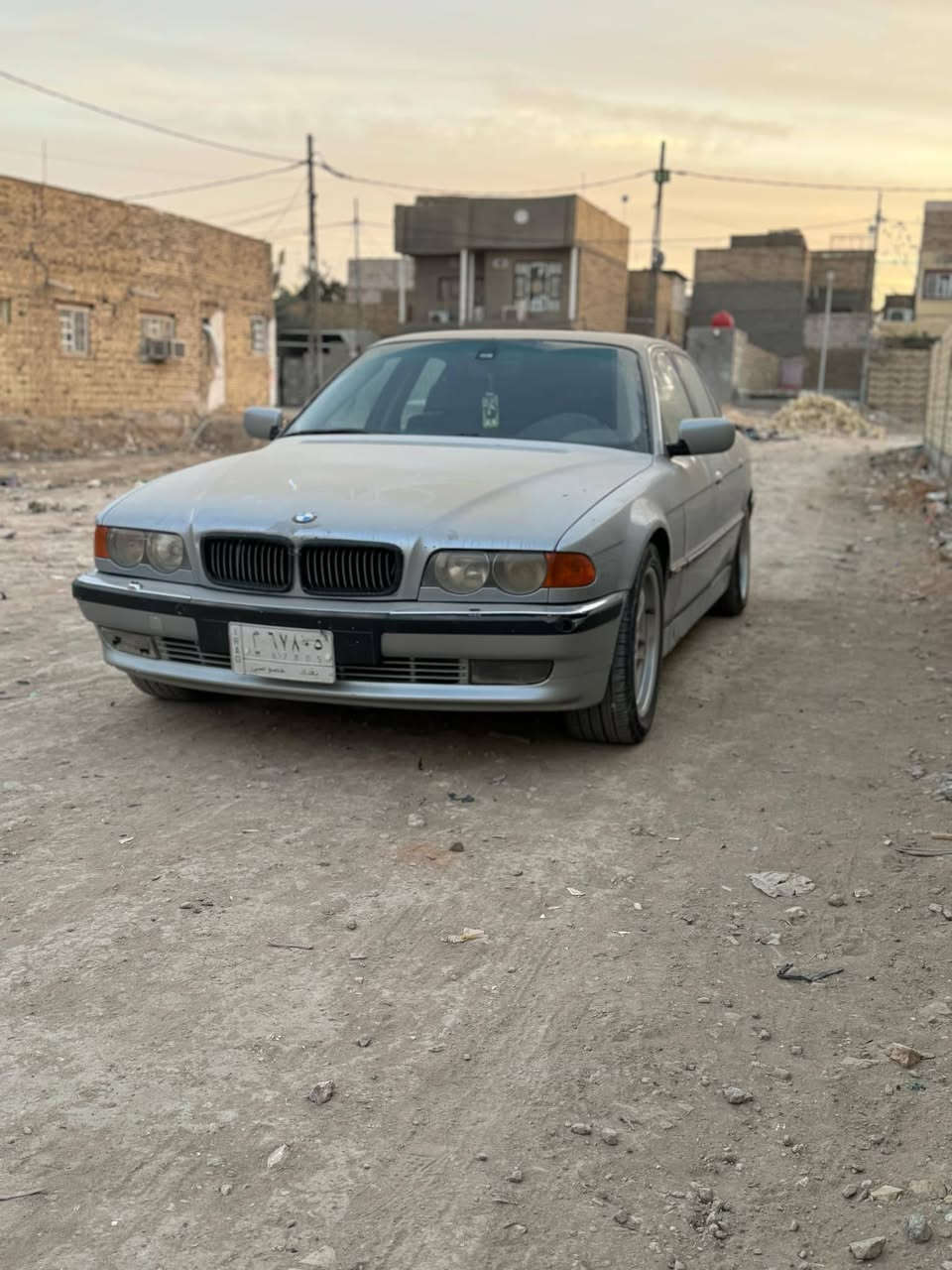 السلام عليكم  
خفاش 1997 محدث 2000
السعر 60
***********
