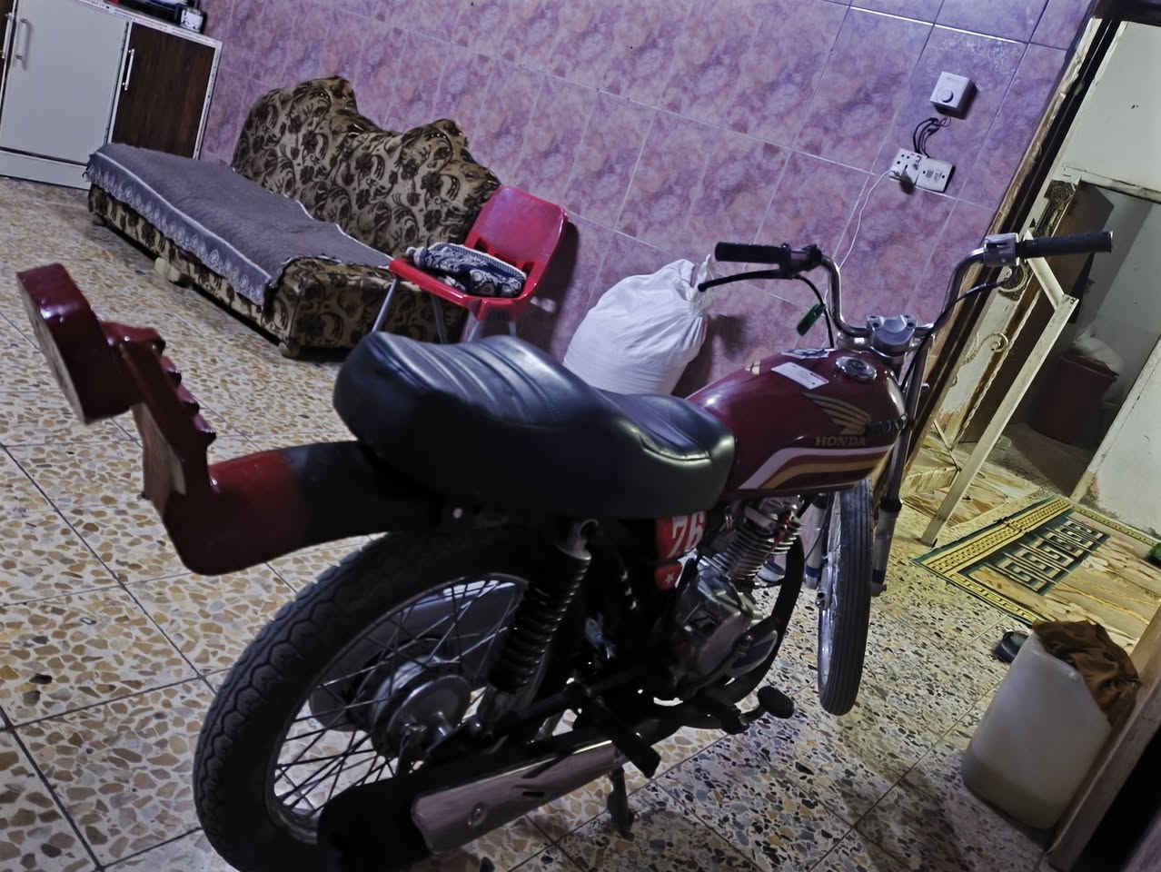 سلام عليكم دراجة للبيع بدون ب725 وبيهة مجال متواجد واتساب فقط ***********
