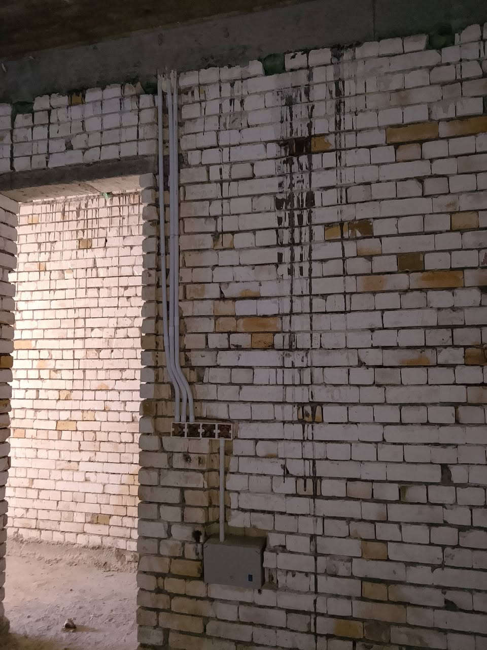 الحمد لله حمداً كثيراً طيباً مباركاً فيه
تم اليوم تاسيس بوري كهرباء لمنزل احد الاخوة في منطقه الصابيات
📸 بعض اللقطات من أعمالي 
تم بحمد الله إنجاز مرحلة حفر النزالات وتثبيت البوكسات حسب الوزن المطلوب
🔧 تفاصيل العمل:
تنفيذ الشبكة الكهربائية بشكل كامل
تنصيب منظومة ستلايت
تنصيب منظومة إنترنت 
منظومه الكاميرات 
***********
