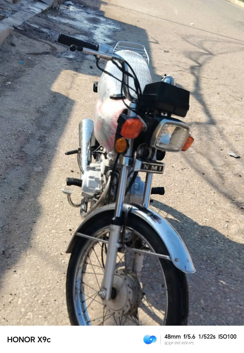 سلام عليكم شباب دراجه البيع وراق باب ول موديل ١٧  هذه رقم راعيه *********** المكان المجر الكبير
