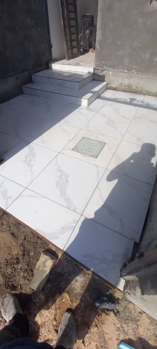 سلام عليكم خلفه سيراميك ارضي الواح شغل صعدات سيارات 🚗 شغل تغليف دروجه اسعار مناسب اتصل ***********# او مراسله متفرغ
