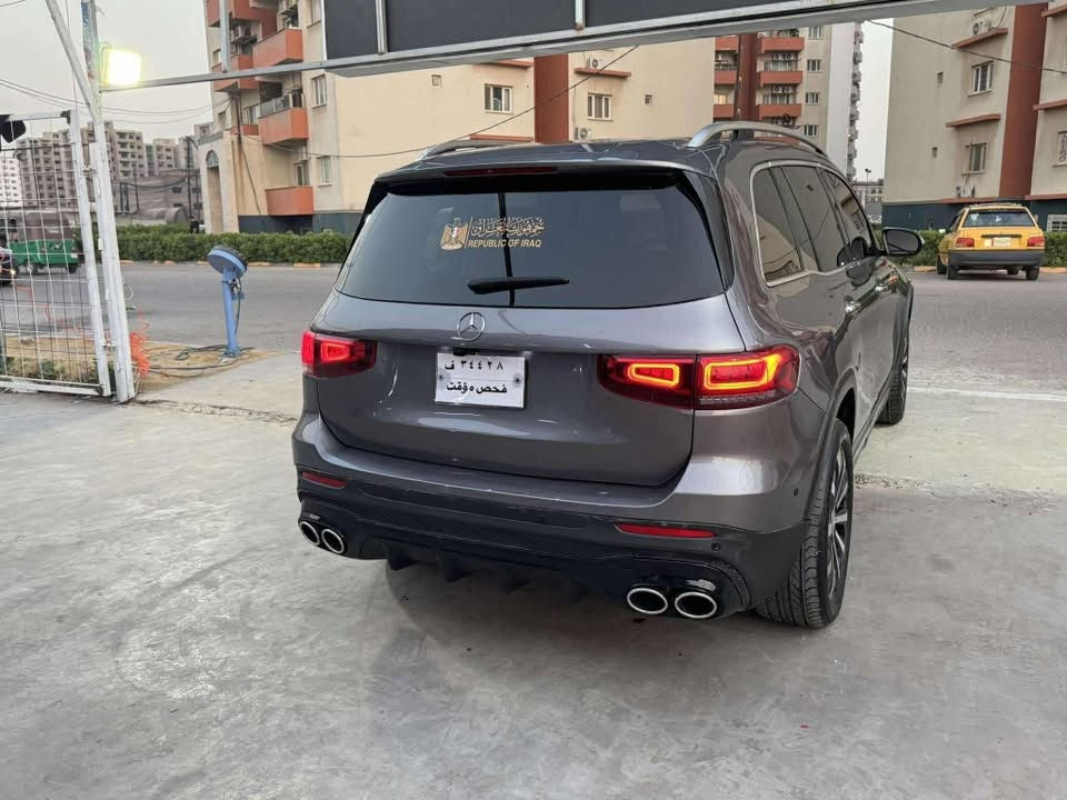 للبيع او مراوس
MERCEDES-BENZ GLB250 2023 
ماشيه8000 الف كم
حجم المحرك 2000 تيربو 
قوة الاحصنة 306 حصان 
نظام التحدث مع السيارة 
نظام مساعدة القيادة: الذكيه 
 نظام معلومات حركة المرور المباشرة  
دخول ذكي من كل الأبواب 
شحن لاسلكي للهاتف  
مجموعة الاتصال حجرة الأمتعة  
 AMG عجلات 
الحزمة الليلية (AMG) أسفل الأبواب 
 مجموعة أدوات إصلاح الإطارات
5 كاميرات مع كاميره دواره 360 درجه 
شعار AMG أسفل الأبواب الاماميه ليلا 
ناقل حركة مزدوج 8 سرعات 
بدون ايرباك

السياره بعدها فحص موقت واي محافظة تترقم عادي 

260 الف دولار وبيها مجال اتصل ***********
