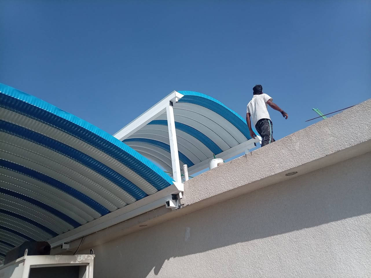 تم بعون الله عمل سقيفه في منطقة الدوره الى اسواق الباشا ونشكر كادر مكتب الصادق اللسقائف كي سبان سعر المتر ٢٥الف ***********
