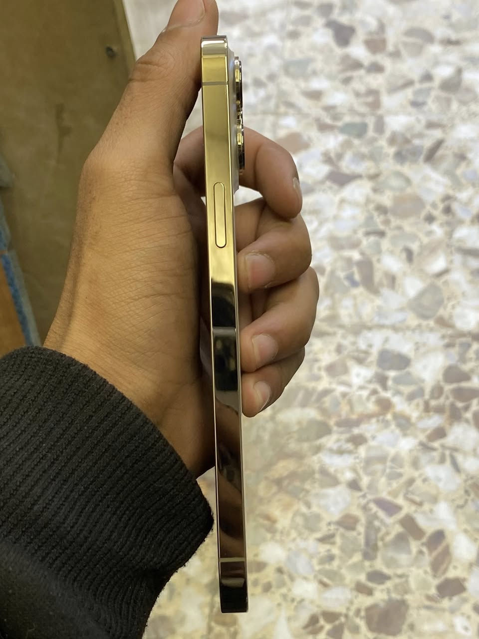 السلام عليكم ايفون13 برو ماكس ذاكره 256 
بطاريه 88 نضافه فول اخو الجديد امبدل شاشه وكامرا اصليه من ابل سعر 550 الف مكاني الزعفرانيه دور الشرطه 
*********** واتساب
