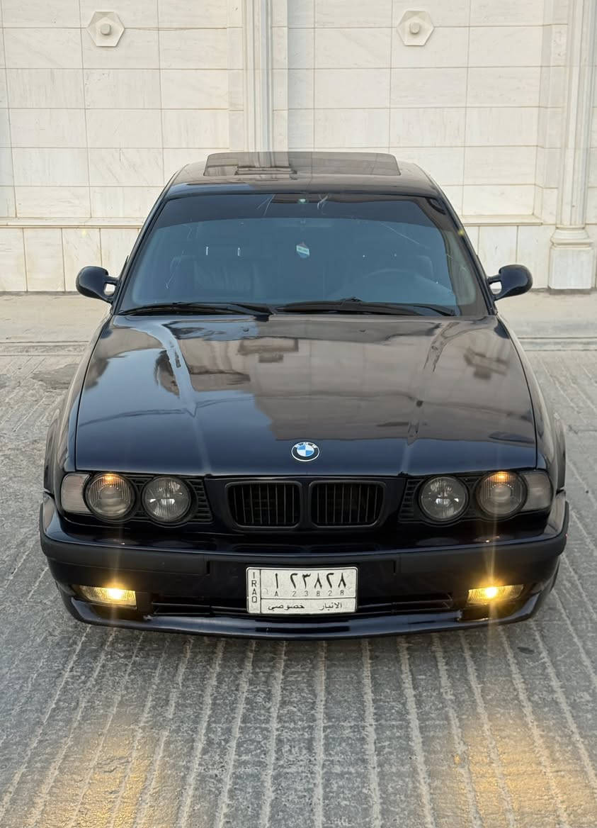 ⚔️السلام عليكم ⚔️
للبيع مميز💙BMW
540 اصل بيه 544 
مكينه وكير جدد حاويه 
كير تمساح اوتو 
جديده بلاد موتعمير 
من النوادر ومعروفه على مستوى 
موديل 1995 
وارد يابان 🉐㊙️🈲
سلايت روف 3طكات
غرفه جديده نضافه 100‎%‎
بطاين كارتير كشنات كهرباء داخل صاج ملكي 
دبل ايرباك دبل جكمجه دبل كومبيوتر
برده خلفيه كهرباء تنته سوده بلاد
السياره كل تفاصيله اصليه 
دعاميات M امامي خلفي اصلي مري M اصلي سبايدر اصلي سيدي سوني ونظام صوتي احترافي 
حداديه اماميه وخلفيه SF اصليه اكسل خفيف رون ناصي 
ستيرن كهرباء مثبت سرعه 
مروحه كهرباء 4 جام كهرباء 
سنترلوك كل تفاصيله اصليه من الفيتبم للبلكات 
ويل كب BMW اصلي فافون بدون وزن داير نيكل 
وبي تخم تاير جديد 
باتري امرون ضمان 
السياره دهن ومي اصلي تبديل دوري 
مكفوله من الضربه والخياس فقط صبغ جماليه 
صبغه درجه اولى عده الشركه والصيدليه كامله
كل تفاصيله شغاله بدون نقص 
تبريد ثلج منظومه جديده
رقم انبار مداور ثاني يوم سنويه لل2029 
جام معالج افلام الحمايه 
 مانع للحراره وبلورايز لايتات صليب زنون اصلي 
مكاني النجف الاشرف 
السعر 88$
للاستفسار 
***********
