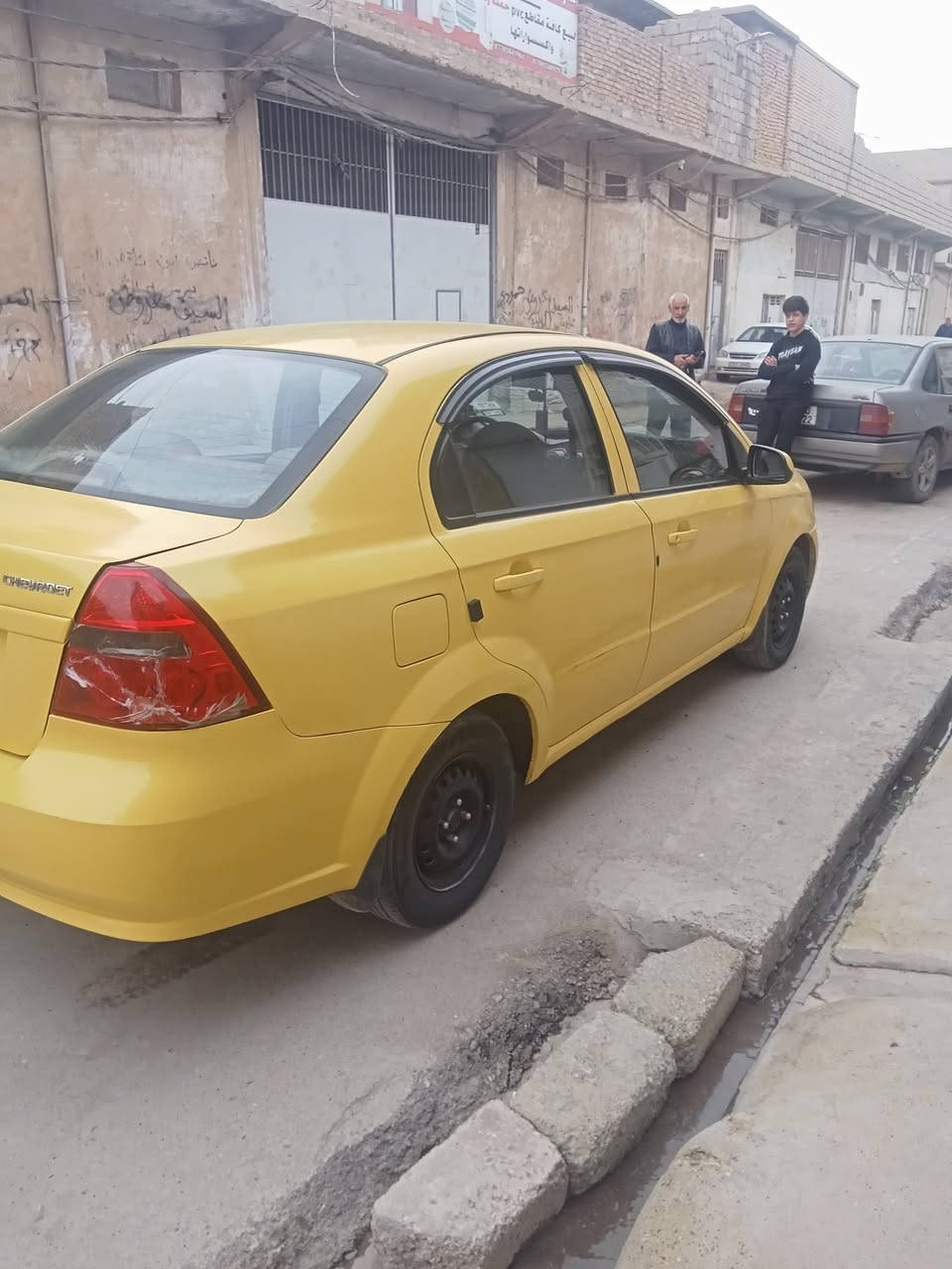 افيو موديل 2009 رقم انكليزي سعر 55 بيه مجال***********
