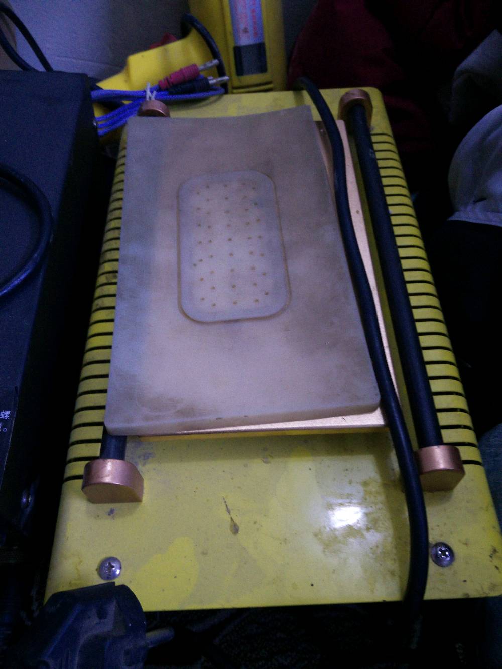 شفرات+قالعات +ادات فك شاشة عدد 20
قلم تكسير ظهر ايفون عدد 1
تيستر شحن عدد 2 اصلي
سيت شفرة اصلي عدد 8
حافظة درنفيس عدد 1
امونيا عدد 2 مامفتوحات دبتين 
منهضة بطاريات ايفون +كلكسي
دريل تنضيف عدد 1
ماسكة هاتف محمول عدد 1
منكنة عدد 1
صولدر سائل +سيم+فليكس علبتين
كفوف صيانة
كارت كشف ظهر الايفون المستبدل
شريط عازل حرارة عدد3
خانة موبايلات عدد 1
هيدكان +كاوية متصل عدد2
قالعة شاشات عدد 1
شسوار فتح حراري عدد1
بادة صيانة عدد 2

السعر 350 وبيهن مجال للاستفسار 
***********