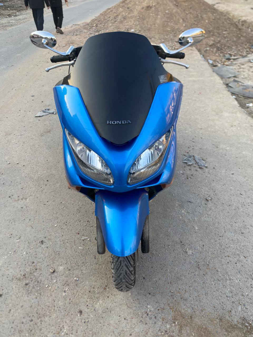 السلام عليكم شباب فورزا 0 9 مقفوله كفاله عامه دراجه جديده حاله الوكاله ماشيه 22 مكاني بغداد حي النصر
احب استفسار يتصل على هذا الرقم 
***********
