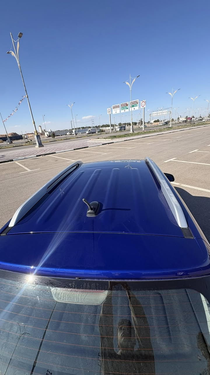 سلام عليكم. هونداء ڤينيو موديل 2023  
الحادث جاملغ امامي جهت سايق مبدل نفس الون  والباب الوره بيه شخطه 
مكينه 1600تنفس طبيعي 
مواصفاته  تحديد مسار نقط عمياء تدفئه كشنات وستيرن سياقه شبه ذاتيه  وبيه هواي مواصفات بعد سعره 145وبيه مجاب مكان كربلاء  ***********
