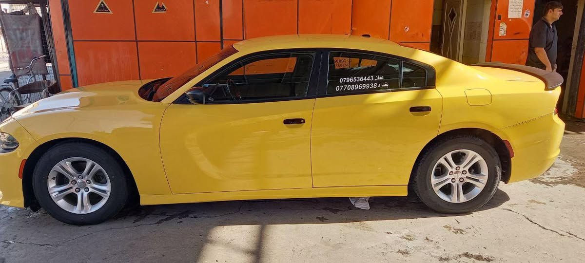 السلام عليكم من رخصة إدارة الكروب المحترمة چارجر موديل ٢١ أصل رقم بغداد خط عمان بغداد ممسجلة على خط داخل العراق صور الحادث بالمنشور ماشية ١٩٧ الف كم السعر ٢١٠ سيارة جاهزة على اخر حباية للاستفسار ***********
