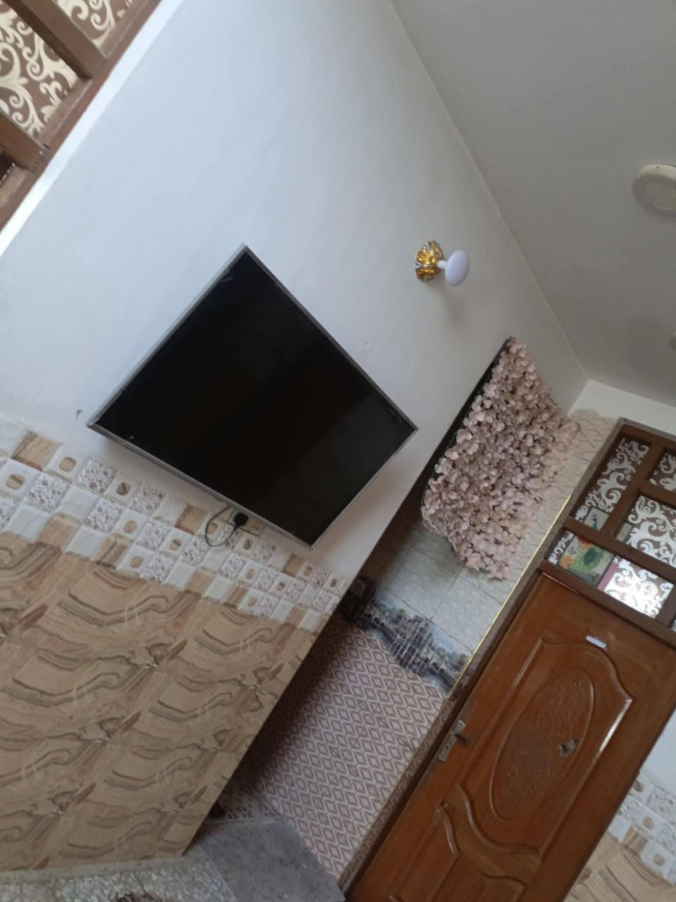 السلام عليكم 

بيت طابو زراعي سند 25 للبيع المساحه 250 يتكون من

 غرفتين وصاله وأستقبال ومطبخ ومجموعة صحيات العنوان 

 طويريج خلف منطقة الكردي السنيه على الأروائي مباشر 

 للأستفسار أكثر
 ***********
***********
