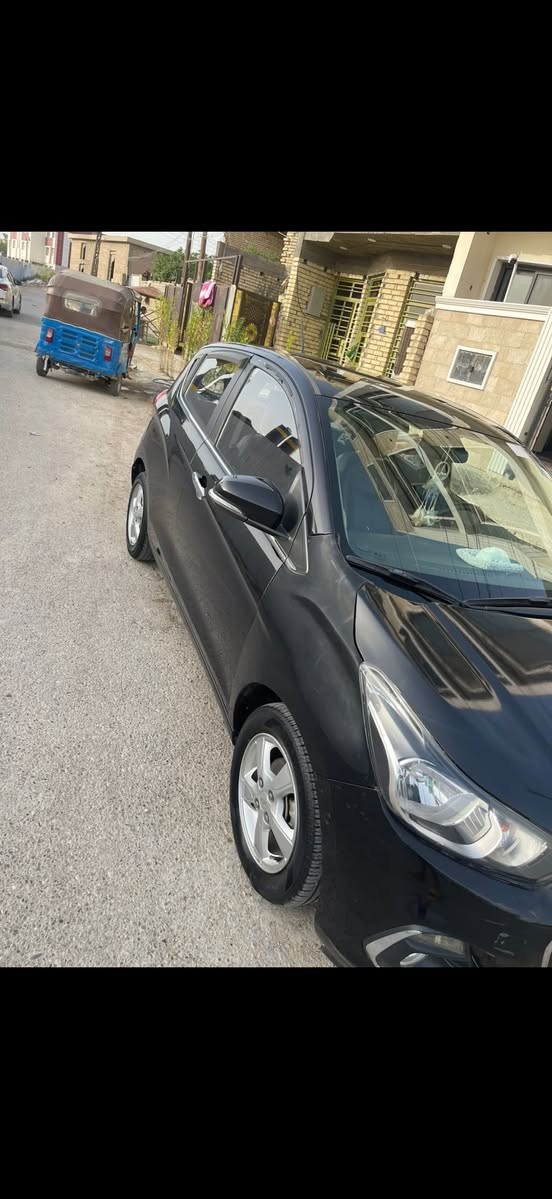 السلام عليكم
شيفورليت سبارك موديل 2017 
خليجي السياره فول مواصفات 
مواصفاتها كشنات جلد بصمه تدفئه بلكشنات
مري شفط تحكمات كامره شاشه جبيره
ماشيه 120 الف km
تبريد ثلج كير ومكينه مكفول
السياره بيها طخه بلجاملغ صغيره وبدلته بلادي 
وبيها شويه بارد والسونار بلمنشور 
رايدها ب٧٨ وبيها مجال 
مكاني بغداد الحريه 
***********
