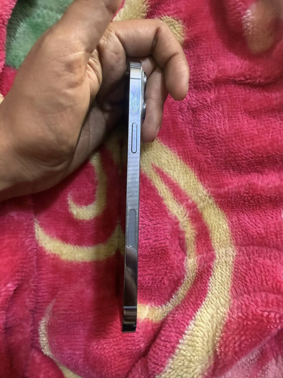 آيفون 13 برو ماكس ذاكره 512 بطارية بطارية 87الجهاز مكفول السعر 750 وبي مجال ***********
