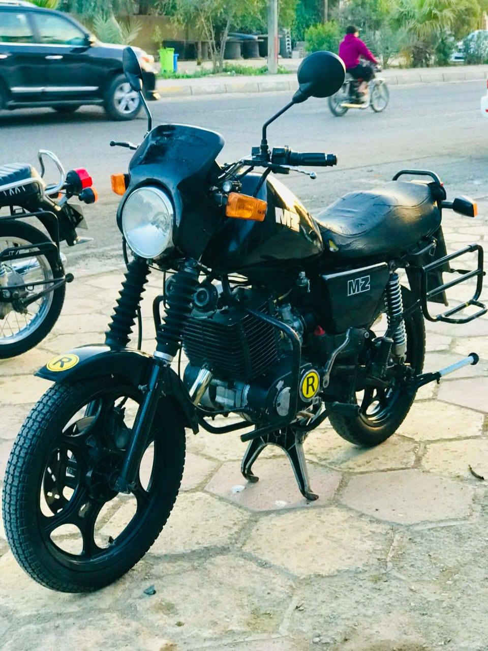 سلام عليكم دراجة قمبورة للبيع ماكنيت بلاد صلنصه جديده ديالى قضاء بلدروز 
مكلف بل نشر اخوان
(‏‪0787 610 6942‬‏)
