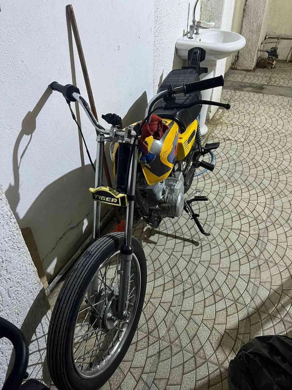 دراجة تايكر حربي موديل 21كلك سعر 250بيهة مجال الشراي شلعة معدل خير من الله مكينة ستوالي ناعم مجفتة جديد بيهة الجبنة الكير تنضح قليل دراجة مال شقل شراي اتصل مكاني ديالى قرب المام المحسن ***********
