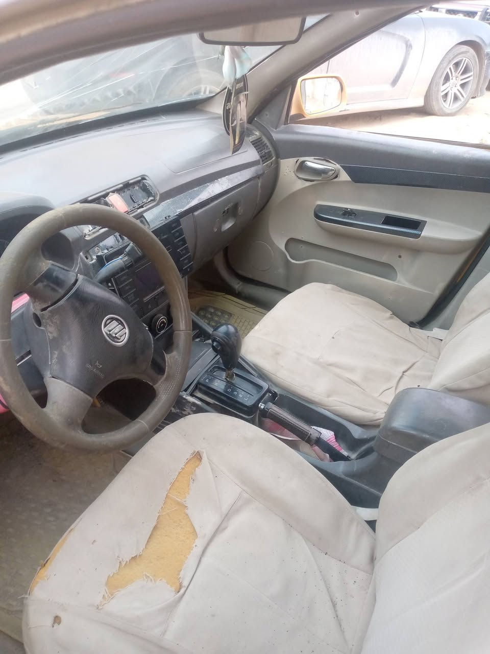 سلام عليكم سياره ليفان للبيع محرك أو كير كورله تماتيك مكفولات سعرها 10 بيها مجال للشري مكاني ناصريه غراف انتصل ***********
