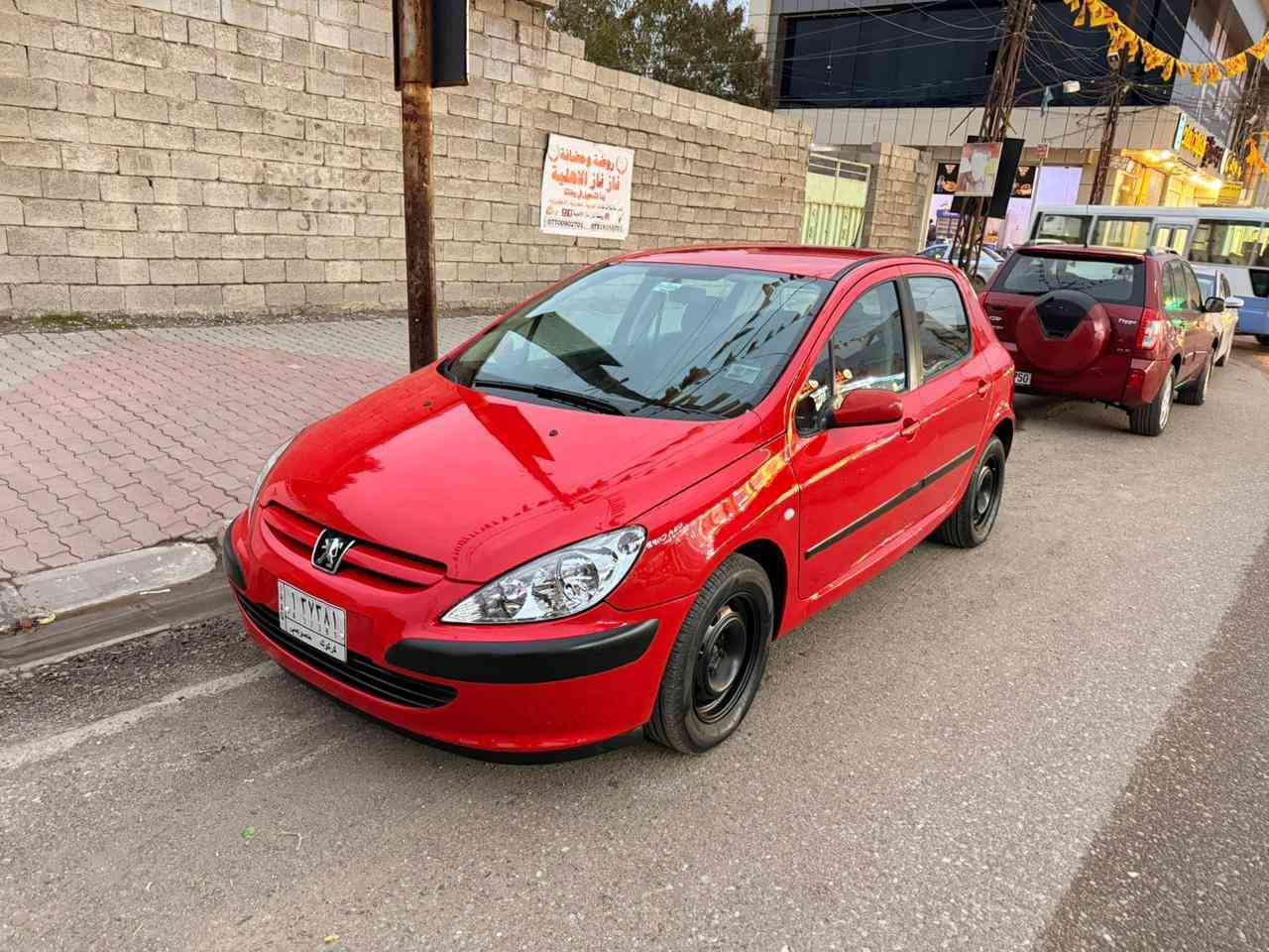 بيجو فرنسي موديل 2005
سنويه نهاية 2026
دفتر  بنزين موجود 
صبغ جماليه  كير محرك شرط صدر طخم اطارات جديد 
بدون نواقص  
سعر 60$ 
***********
