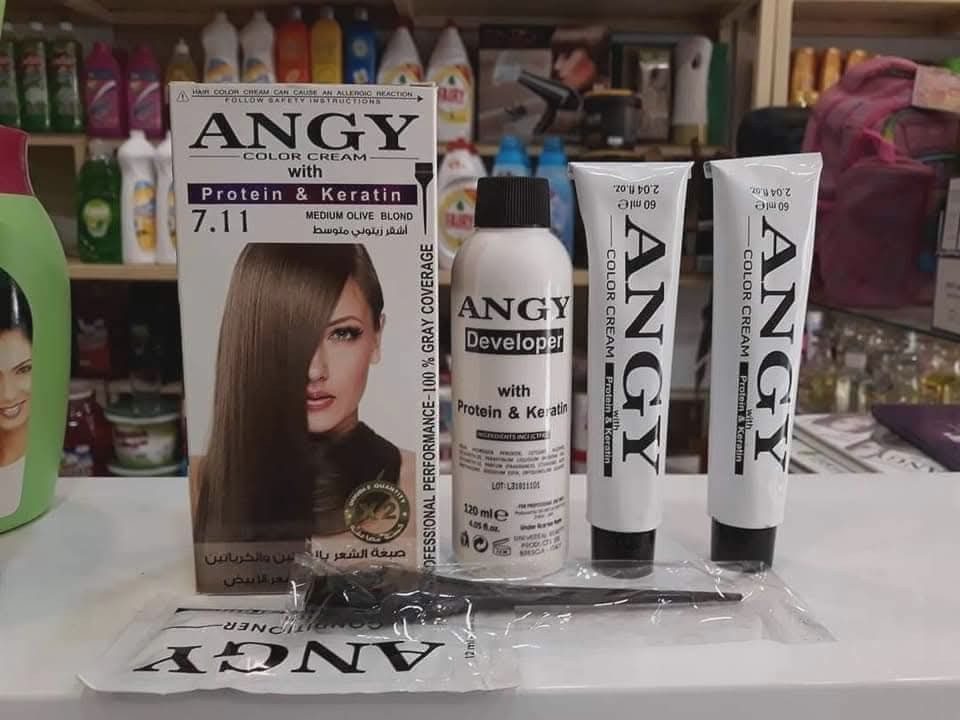 صبغ الشعر الإيطالي angy تغطية كاملة 100%: 
وداعاً للشعر الأبيض تماماً بفضل تركيبتها الاحترافية.
​حماية مضاعفة: مدعمة بالبروتين والكيراتين لضمان نعومة فائقة وحماية شعرك من التلف.
​طيف واسع من الألوان: تشكيلة فاخرة من التدرجات والألوان الساحرة التي تناسب كل الأذواق.
​🛍️ احصلي على لونكِ المفضل الآن وتمتعي بإطلالة صالونات التجميل الفاخرة وأنتِ في منزلكِ!
​📥 للحجز أو الاستفسار، راسلينا على الخاص (الدايركت) مباشرة.
متوفر خدمة التوصيل لكافة المحافظات.


**إذا كنت صاحب هذا الإعلان وتريد حذفه لأي سبب، رجاءا أرسل رسالة إلى الدعم الفني**