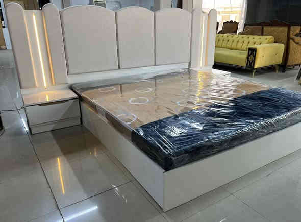 أقوى عروضات لمده محدوده  غرفة نوم تركيه
قياسات 
كنتور عرض 240 ارتفاع 220 سم
كنتور داخله ليت/ليد أصلي تركي 
ميستولايت ليد وحجم وكبير
راس سرير علي داخل الكومدين ليد اصلي تركيه
مع شد ونقل مجاناً سعره 745 ألف
عنوان كركوك سايدين بنجا علي قرب الملعب الأولمبي 
***********
***********
***********
ولدينا جمله ومفرد
