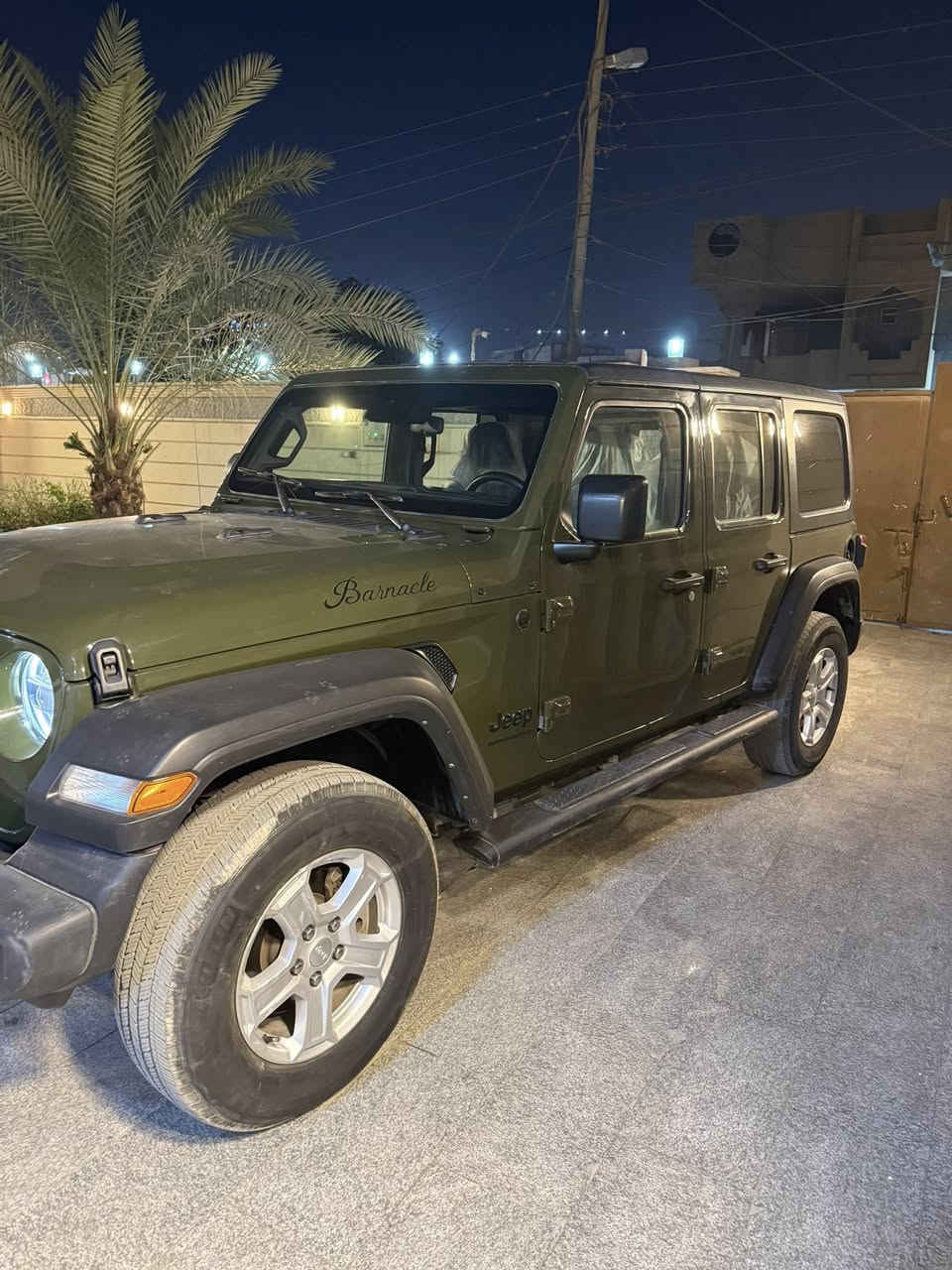 السلام عليكم للبيع جيب رانجلر 2023 حادث موضح بلصور  طخات ماشية 25 الف  السيارة موجودة في كربلاء بسعر 210 ورقة الاتصال ***********
