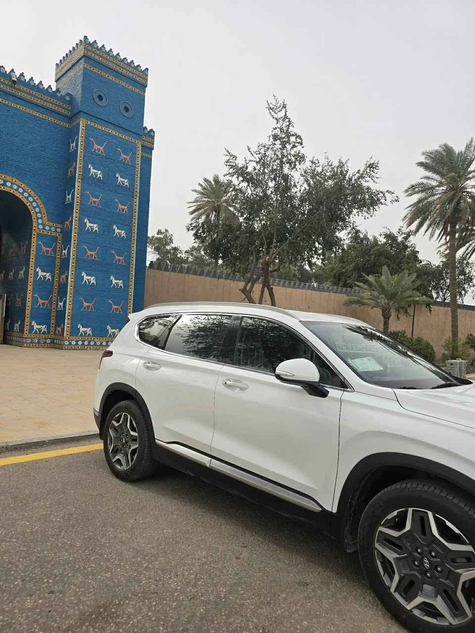 السلام عليكم
للبيع هيونداي سنتافي موديل2024 

بعدهه بضمان الشركة (خليجي مكفوله)

مكفوله كفاله عامه

محرك V6 3.5

ماشيه 7400 كم 

تبريد تلث قطع 

صندوق كهرباء شفط

 مري شفط

 اضائه ترحيبيه بال يده مل باب و بالمري 

دخول ذكي 

تشغيل عن بعد 

7 راكب  

كشنات كهرباء 

طي كشنات خلفيه كهربائي

أوامر صوتيه 

جامات كهربائيه اتو ضغطه وحده 

أربع وضعيات قياده 

كير 8 نمر

حساسات اماميه خلفيه 

هند بريك بصمه كهربائي

بردات خلفيه

السعر :285$ وبيهه مجال بسيط 

مكان السياره / بابل الحله 

للاستفسار الاتصال ع هذا الرقم / ***********
