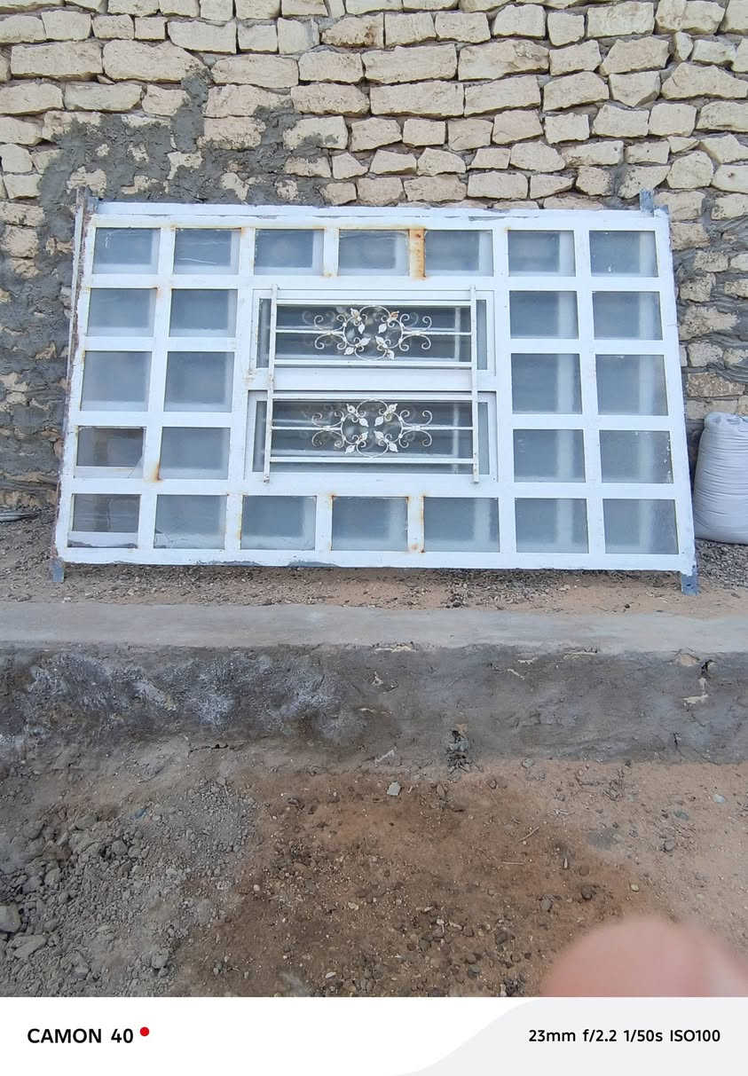 سلام عليكم يوجد شبابيك للبيع ارتفاع مترين ونص ولعرض متر ونص جاهزات صبق وجام مكانهن جزيرت لخالديه *********** غير متواجد عل فيس
