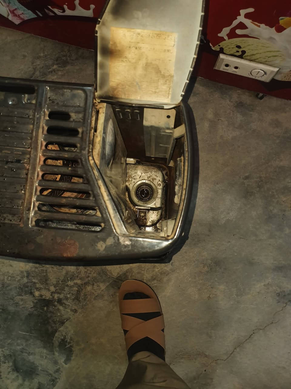 صوبه ياباني جام ماله مكسوره حجم وسط سعره ٢٠ الف مكاني روناكي الشراي يتصل ***********
