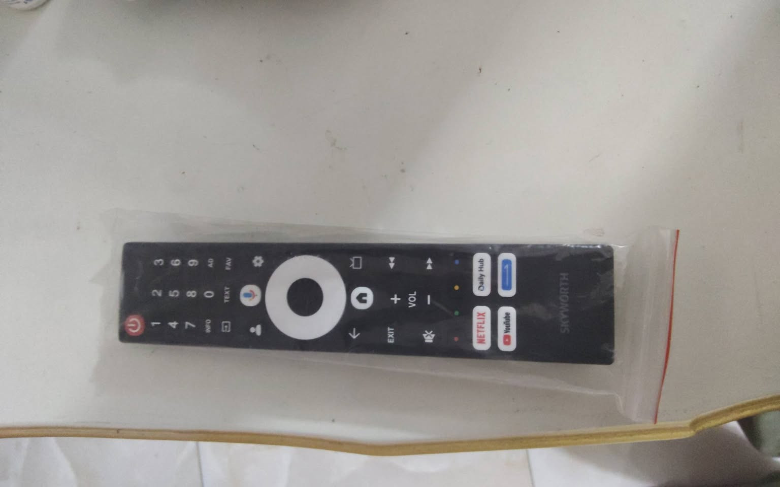 سلام عليكم شاشه skyworth  حجم 55 فوركي حقيقي الوان تخبل صوت استريو دولبي اتمس صوت استريو مضخم نضامه كوكل تيفي ستلايت دخلي ريمونت ناطق  شاشه لوك مكفوله من تصليح شي نضافه فول مكاني بابل  رقمي *********** سعر425
