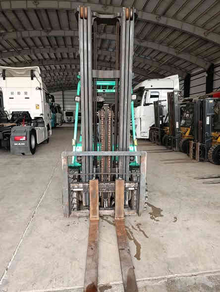 عالم الرافعات في العراق میسبوشی 2018
                 حجم  3 طن و نص مستخدم أوربا فقط
                            دخول جديد  جب عالي 3  قطع 
        ارتفاع الجب  6 مترات   4 حركات محرك s4s            ديزل  آوراق منفيس مؤقت مشتغله قليل شوكيه مكفول كفاله عامە  للاستفسار عن السعر اتصل على   الأرقام  ***********  ابو ڤاران
 او مراسله واتساب  يوجد توصيل 🚚 الى جميع  المحافظات @جميع
