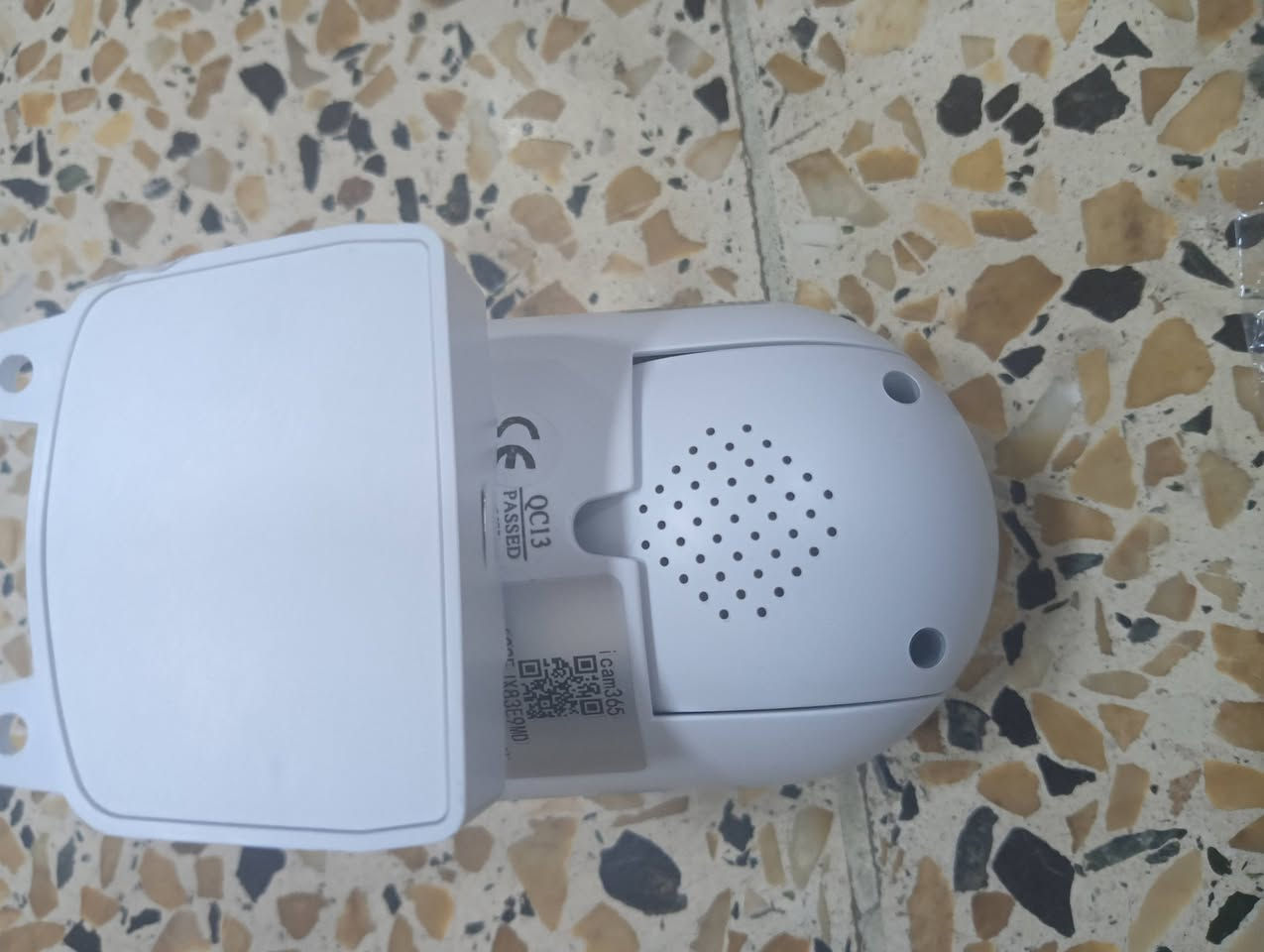 كاميرا مراقبة ذكية داخلية ممتازة لمراقبة البيت، الأطفال، أو المحل.
​ترتبط على الواي فاي وتشتغل على تطبيق بالموبايل (بث مباشر بدقة عالية).
​تدعم خاصية المراقبة عن بُعد والتخزين السحابي أو على رام.
جديدة غير مستخدمه السعر 20 وبيها مجال


**إذا كنت صاحب هذا الإعلان وتريد حذفه لأي سبب، رجاءا أرسل رسالة إلى الدعم الفني**
