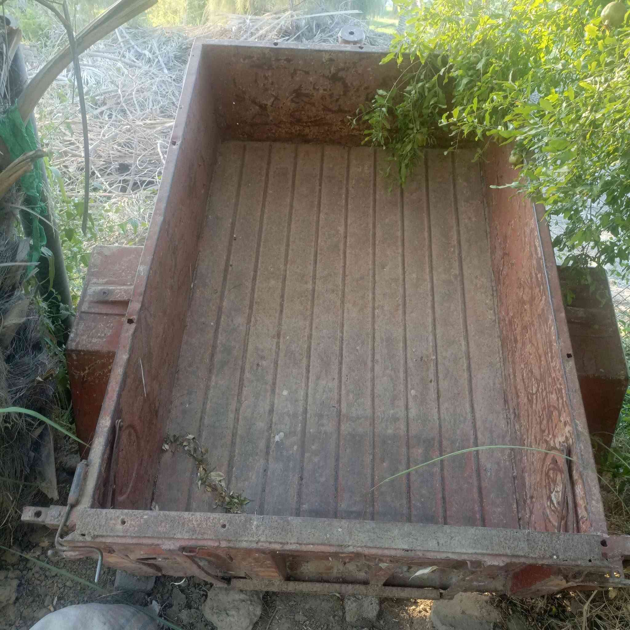 عربانة ومعدلان وفيدان ايطالي مال كابوتة للبيع والراغب بلشراءالتواصل على هذا الرقم ***********
