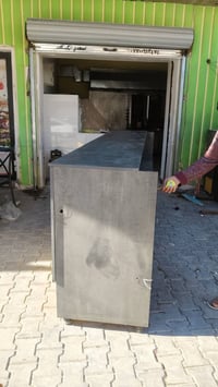 مستعمل اخو الجديد للبيع الطول 3متر والعرض 65 سم والارتفاع 105 للبيع بس...