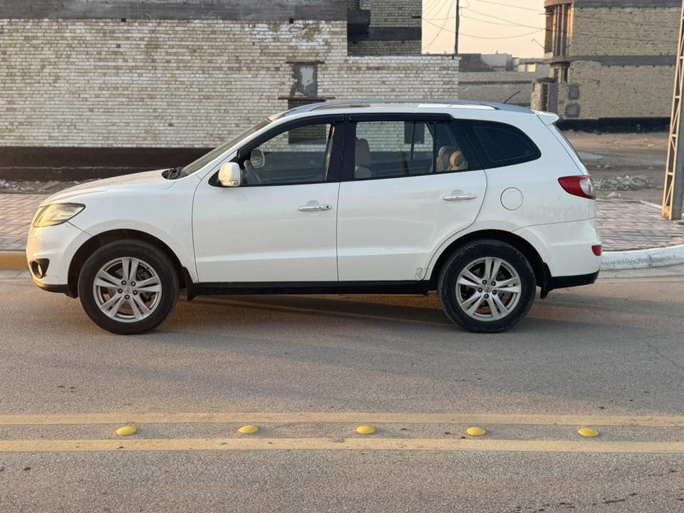 سياره سنتافي 2011 خليجي فول مواصفات عدا البصمه
سنويه 27 وراعيهه بكربلاء 
هزه جديده 
6 سلندر 
7 راكب 
3 قطع تبريد 
رقم بغداد دولي
منظومه بانزين جديده 
ادامه محرك وكير وحداديه
التبريد فقط عوزه غاز 
السياره مكانها بكربلاء 
السونار موجود بالصور 
***********
السعر : 145 وبيهه مجال 
مكلف بالنشر غير متواجد بالفيس
