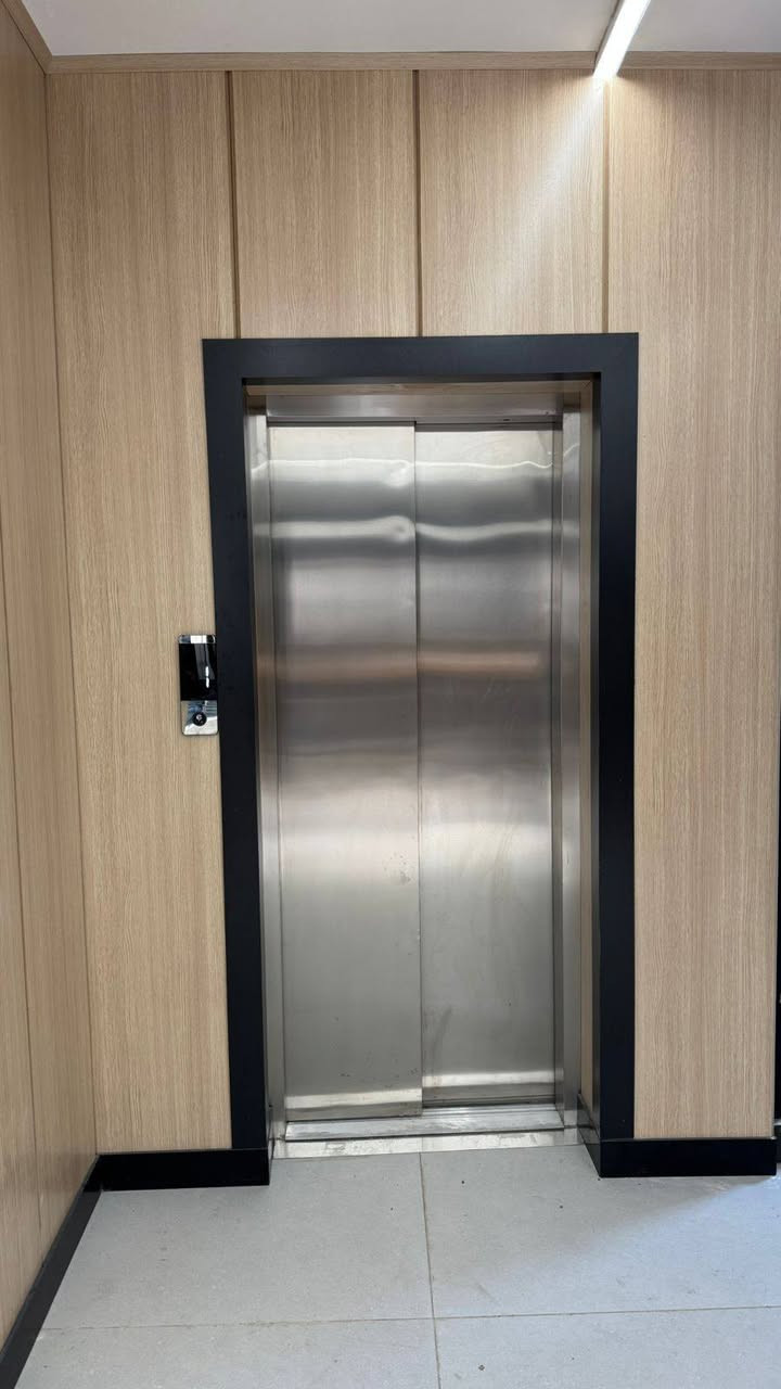 التاج للمصاعد والسلالم الكهربائية
شنو رأيكم بمصعد يگعد معاكم سنين بدون أعطال؟ 🤔

شركة التاج للمصاعد والسلالم الكهربائية موجودة الكم بقلب بغداد (الكرادة) وهاي فرصتكم تتعاملون مع أفضل المختصين بهذا المجال.

🛗 نشتغل بأنظمة:

· مصافر (مصاعد) بيوت وعمارات.
· مصافر بضائع للمصانع والمولات.
· سلالم كهربائية للمراكز التجارية.

🛠 عندنا كفالة وضمان وصيانة دورية.

لا تترددون، رقمنا گدامكم ومستعدين نجاوب على كل استفساراتكم.
📞 ***********
📍 الكرادة - بغداد

#الكرادة #بغداد #عراق #مصاعد_عراقية #خدمات_عراق #أهل_العراق
