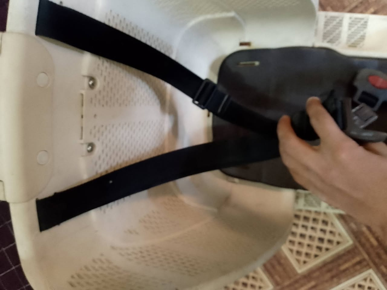 سلام عليكم كرسي برجستون مال تكسي للبيع مختم الاصلي مال حاويه شرط مكاني بغداد العبيدي ***********
