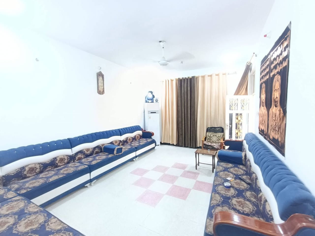 يعلن مكتب دلاليه حسن البيضاني عن وجود دار للبيع كوت حي الحكيم نزله الوائليه المساحه 240 متر البناء طابقين  يتكون من 4غرف نوم استقبال مطبخ وصاله  خدمات كامله من الكل ماي كهرباء مجاري مدارس تبليط السعر المطلوب 79وبيها مجال لشراي

الاستفسار مراجعه مكتب دلالية حسن البيضاني  رقم المكتب ،،،،***********
عنوان المكتب حي لحكيم قرب سيطرة القديمه للاعلان عن عقاراتكم  أو المراسلة على الصفحة أو إرسال 
العرض ع الواتساب  
ليس لنا الحق برفع سعر العقار أو خفضه عملنا يختصر على تقديم أفضل الخدمات العقاريه وترويج العقارات ونشرها ع مواقع التواصل الاجتماعي على حسابي الخاص على الفيس بك توجد مجموعة عقارات تجارية سكنية دوانم زراعية مستعدون بيع وشراء العقارات نستقبل كافة العروض الزراعيه والطابو في مدينة الكوت
رقم المكتب          حسن البيضاني.      ***********
