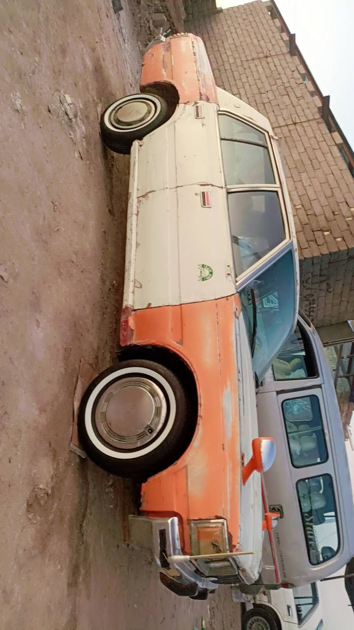 سوبر كراون موديل1981 مكينه وگير جدد راعيه موجود سعر 16,وبيه مجال رقم صاحب السيارة ***********
