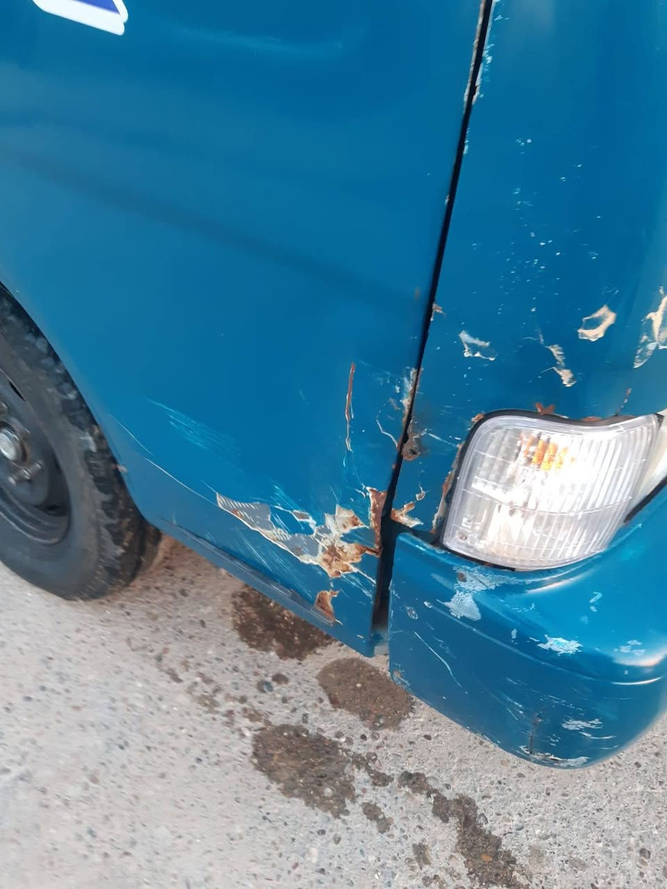 كيا فنتيره محرك ٣٠٠موديل ٩٨ رقم ديالى السعر ٥٥وبيه مجال بسيط مكاني بغداد ما تواجد على الفيس تصل على الرقم ***********
