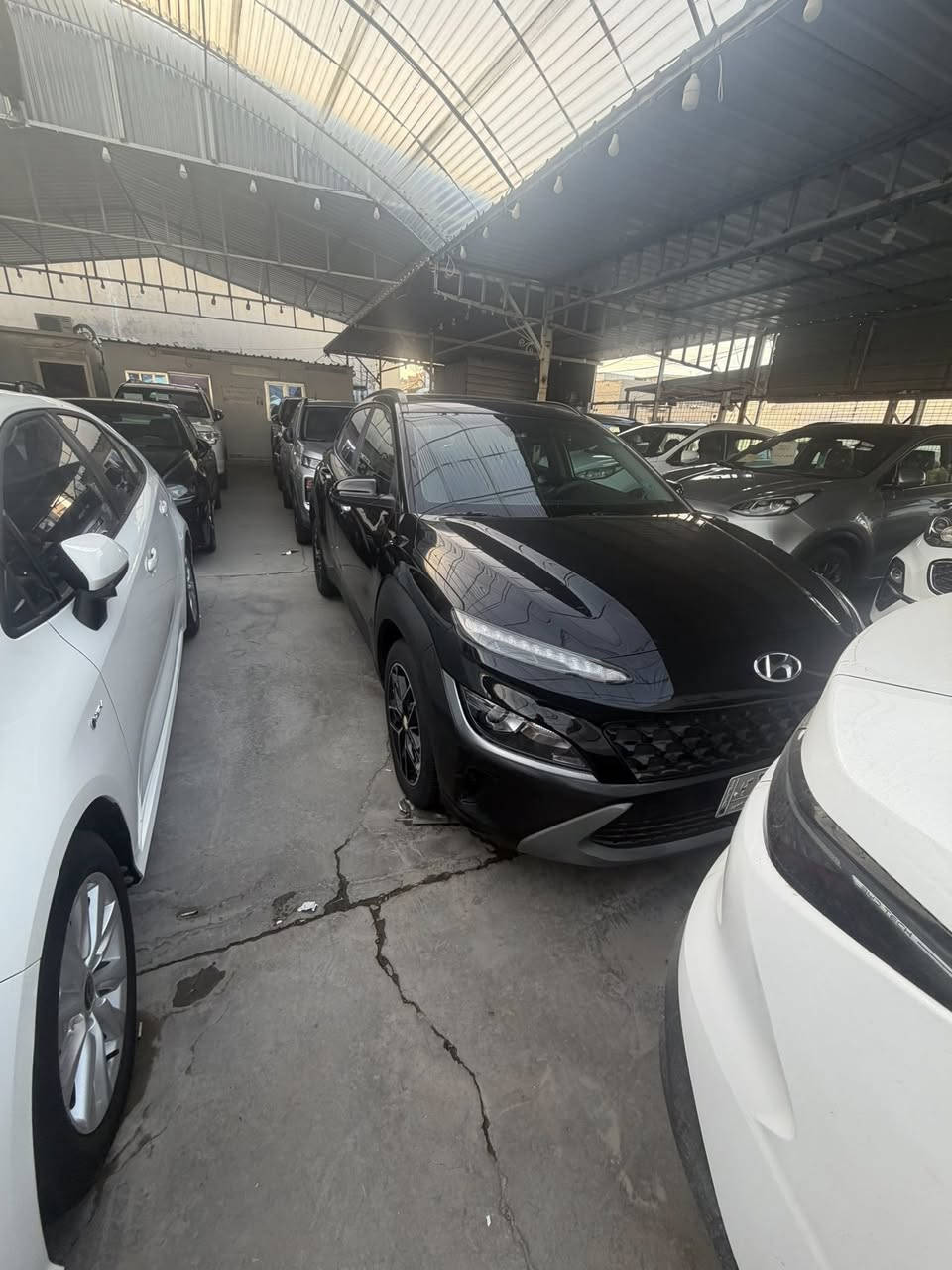 السلام عليكم عندي كونا موديل 2023 محرك 2000 دوش بصمه تشغيل وجلد وفتحة سقف ورادارات  وهندبريك بصمة وشاشة جبيرة فول مواصفات بدون ايرباك مرقم بغداد باسمي ماشية 20 الف كيلو السعر 153 للاتصال  ***********
